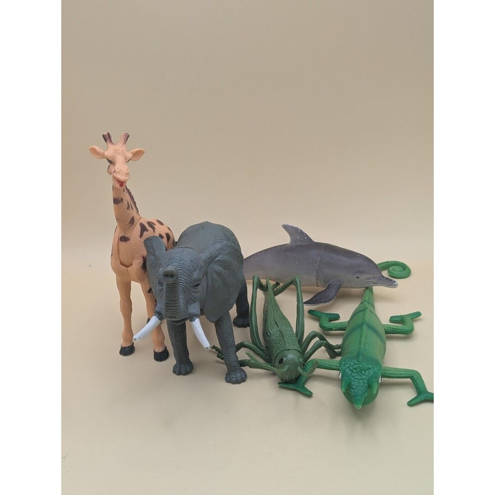 Plastic Toy Animal Figure Lot Giraffe Elephant Dolphin Grasshopper Chameleon 5pc